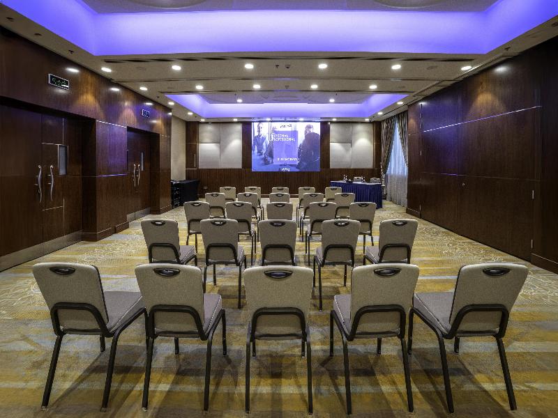 The Diplomat Radisson Blu Hotel, Residence & Spa image