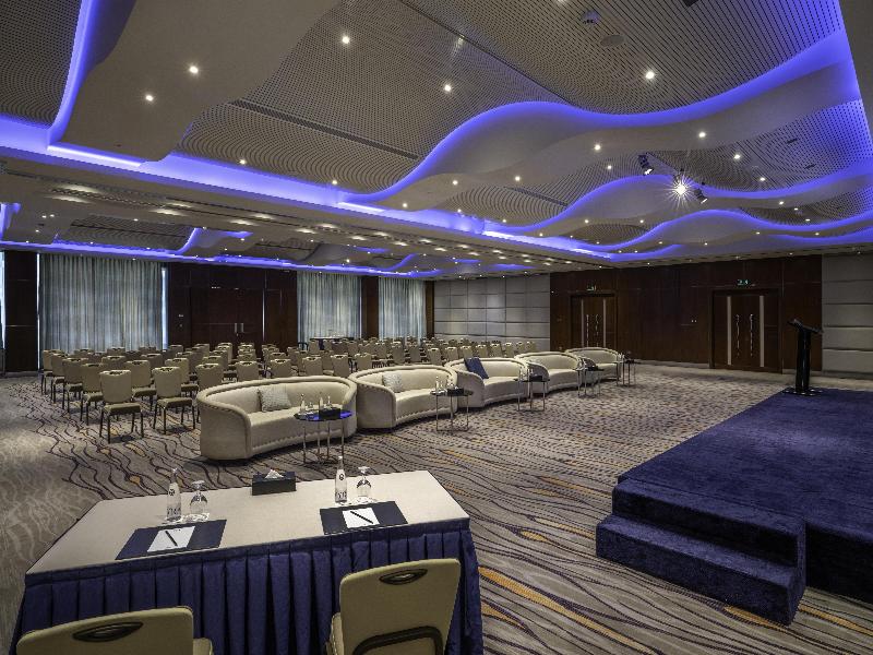The Diplomat Radisson Blu Hotel, Residence & Spa image