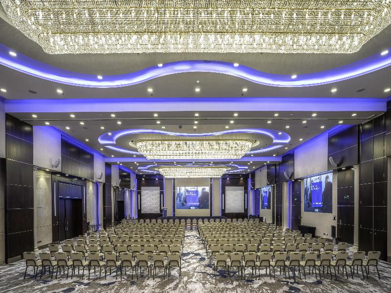 The Diplomat Radisson Blu Hotel, Residence & Spa image