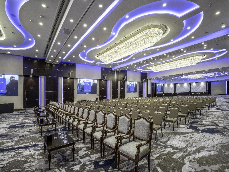 The Diplomat Radisson Blu Hotel, Residence & Spa image