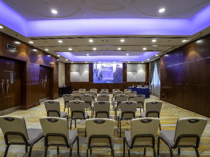 The Diplomat Radisson Blu Hotel, Residence & Spa image