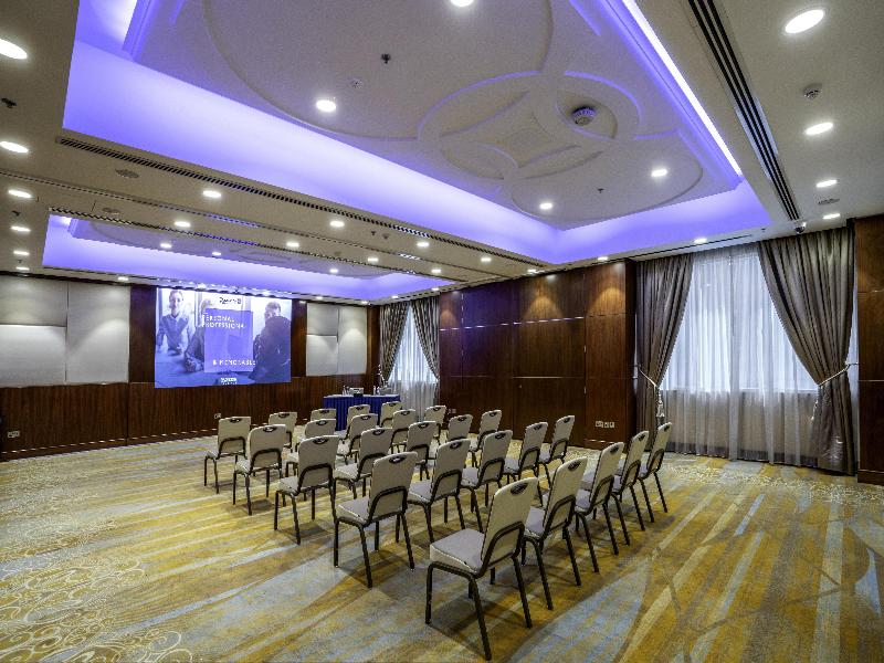 The Diplomat Radisson Blu Hotel, Residence & Spa image