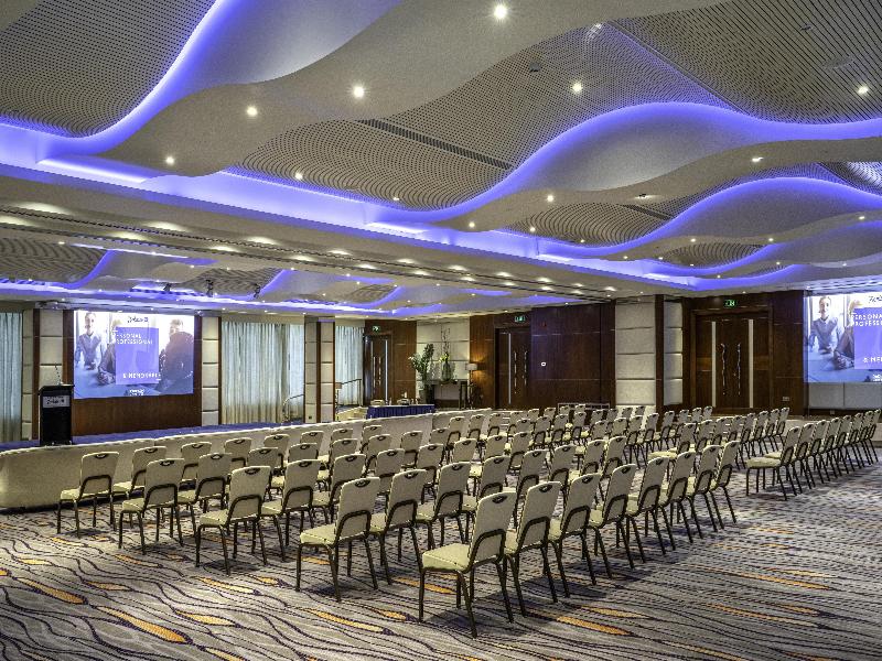 The Diplomat Radisson Blu Hotel, Residence & Spa image