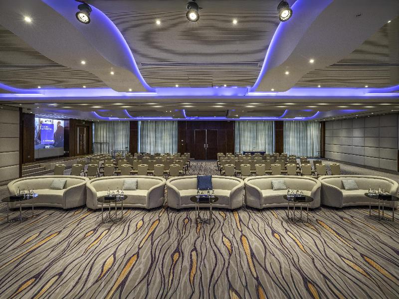 The Diplomat Radisson Blu Hotel, Residence & Spa image