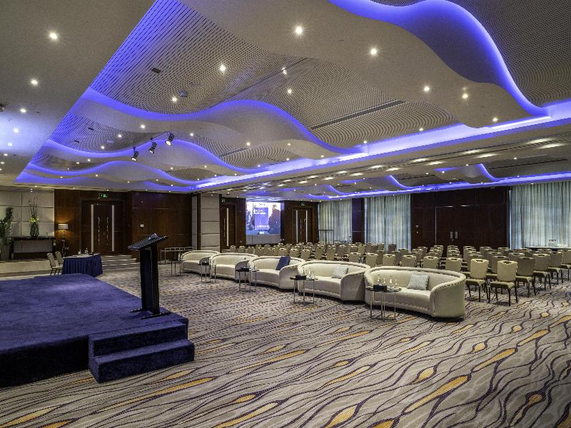 The Diplomat Radisson Blu Hotel, Residence & Spa image
