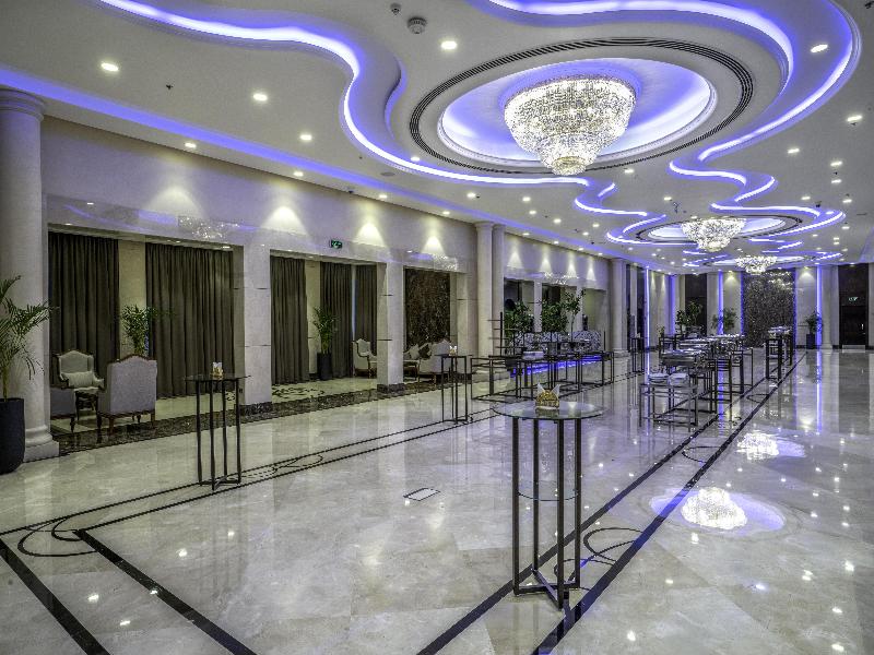 The Diplomat Radisson Blu Hotel, Residence & Spa image
