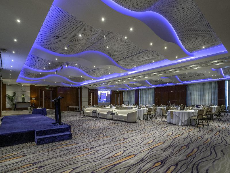 The Diplomat Radisson Blu Hotel, Residence & Spa image