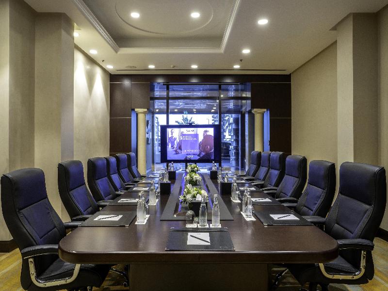 The Diplomat Radisson Blu Hotel, Residence & Spa image