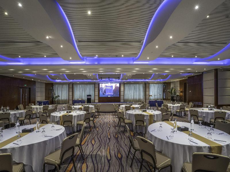 The Diplomat Radisson Blu Hotel, Residence & Spa image