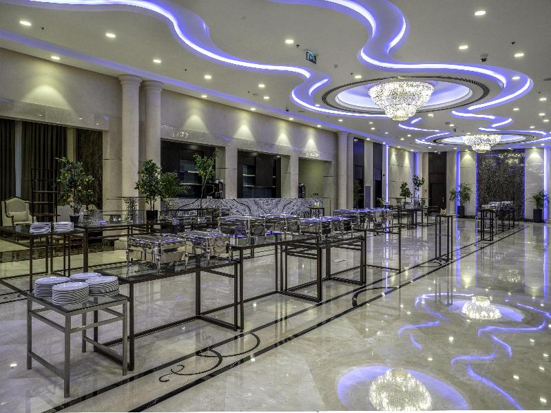The Diplomat Radisson Blu Hotel, Residence & Spa image