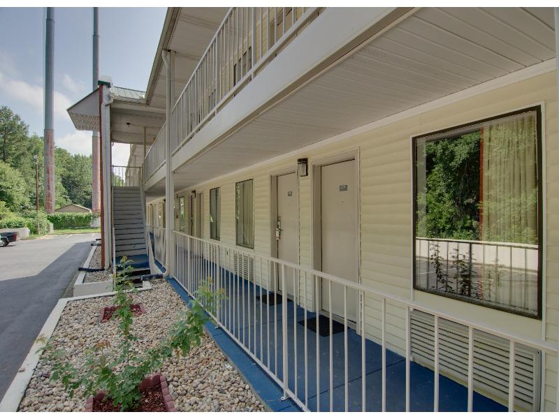 Motel 6 Cartersville, GA image