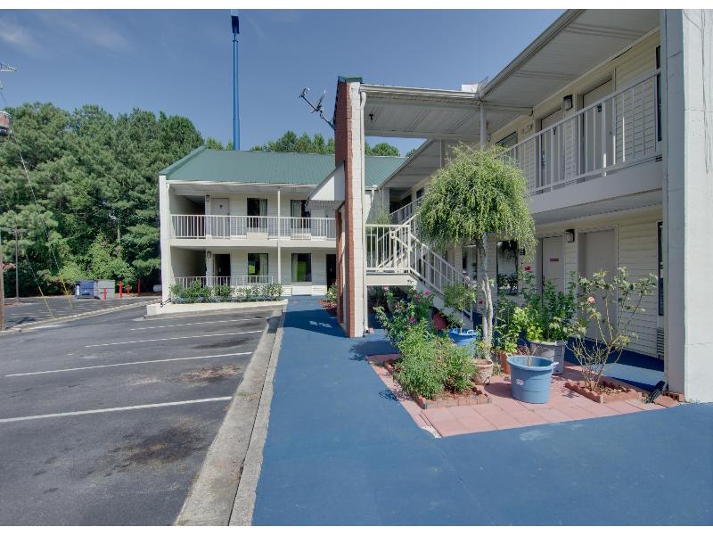 Motel 6 Cartersville, GA image