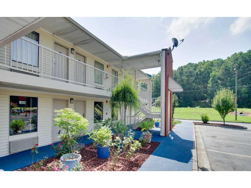 Motel 6 Cartersville, GA image