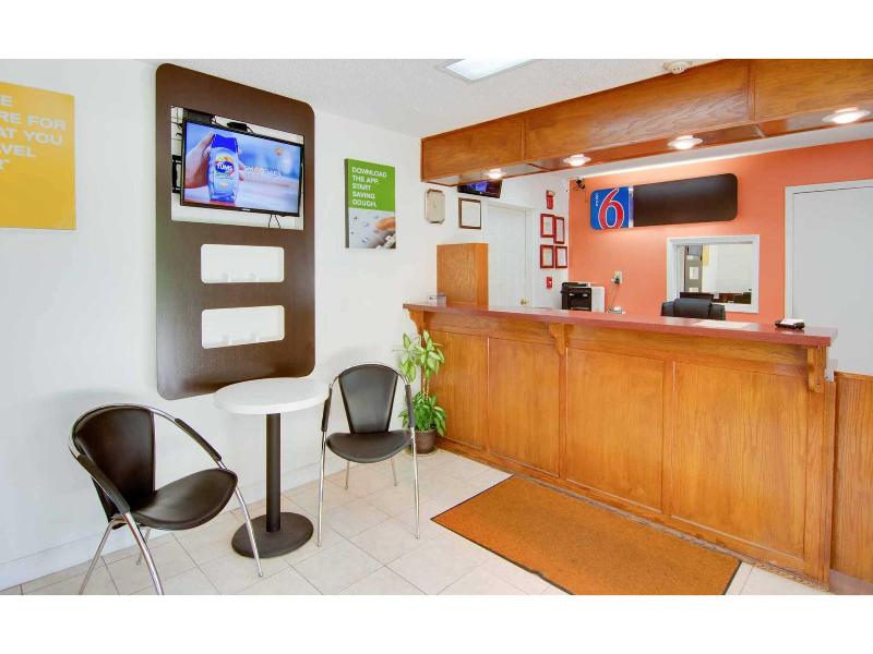 Motel 6 Cartersville, GA image