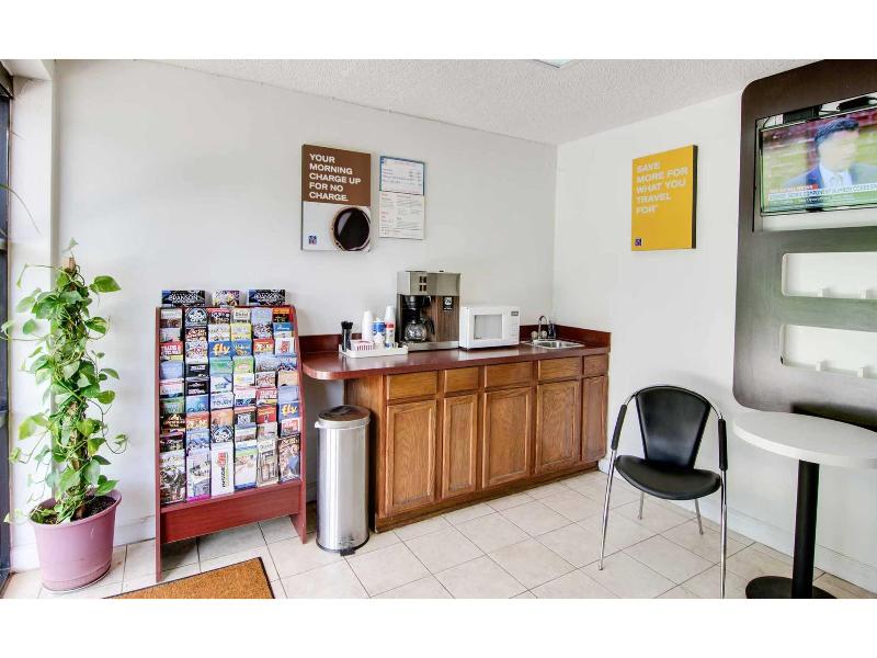 Motel 6 Cartersville, GA image