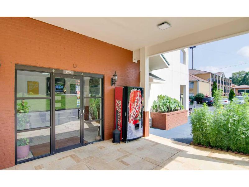 Motel 6 Cartersville, GA image