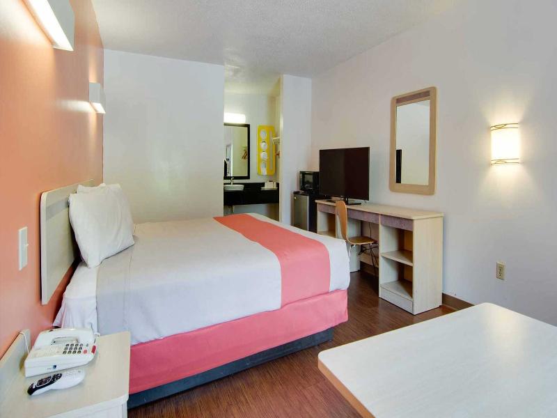 Motel 6 Cartersville, GA image