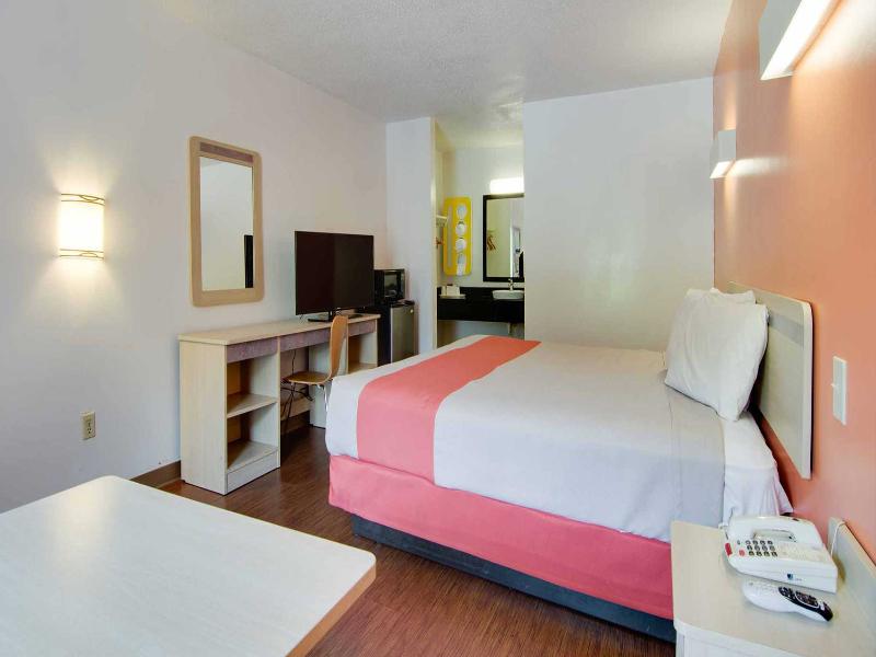 Motel 6 Cartersville, GA image