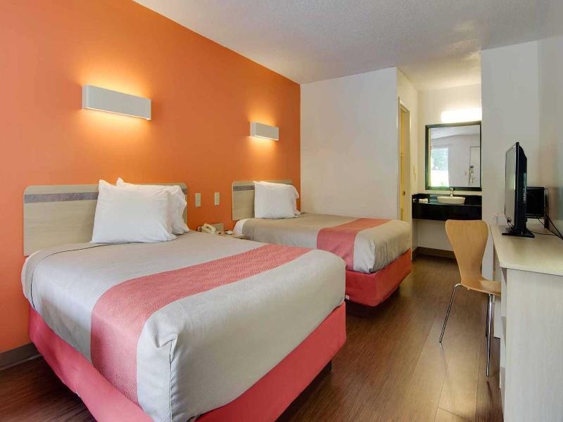Motel 6 Cartersville, GA image