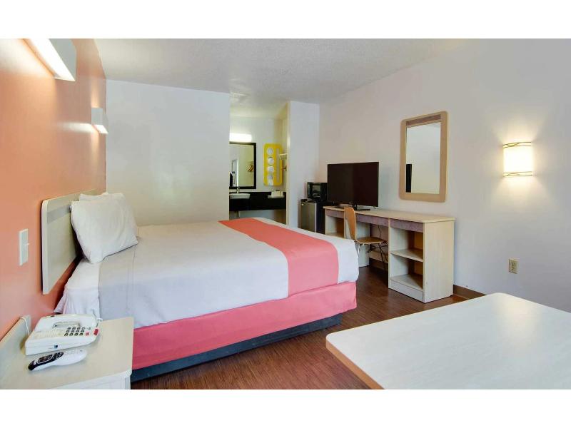 Motel 6 Cartersville, GA image