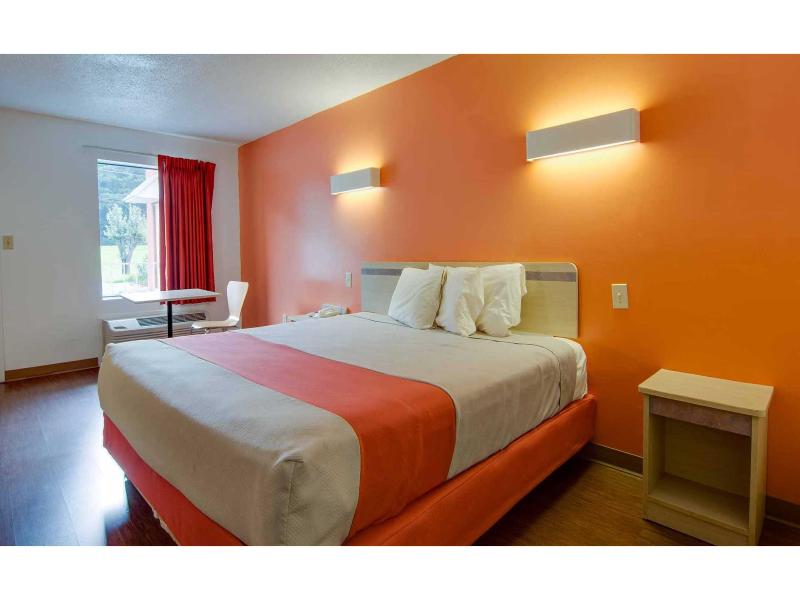 Motel 6 Cartersville, GA image