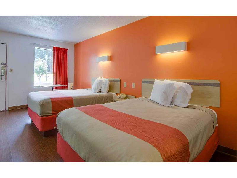 Motel 6 Cartersville, GA image