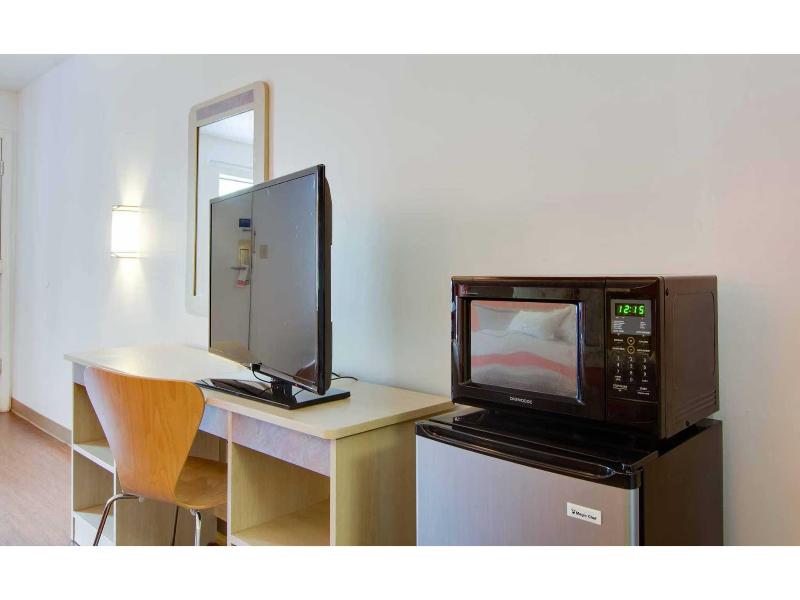 Motel 6 Cartersville, GA image