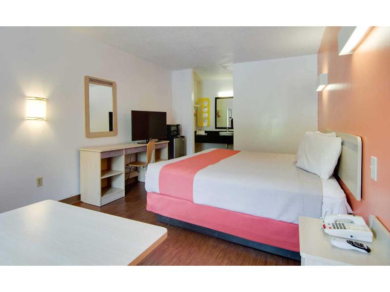 Motel 6 Cartersville, GA image