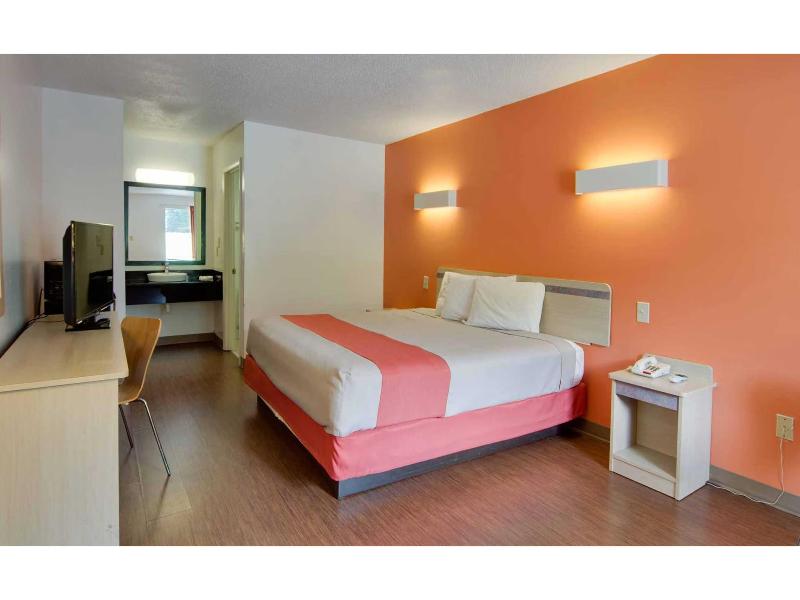 Motel 6 Cartersville, GA image