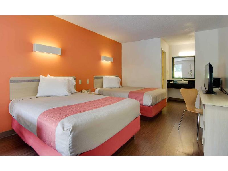Motel 6 Cartersville, GA image