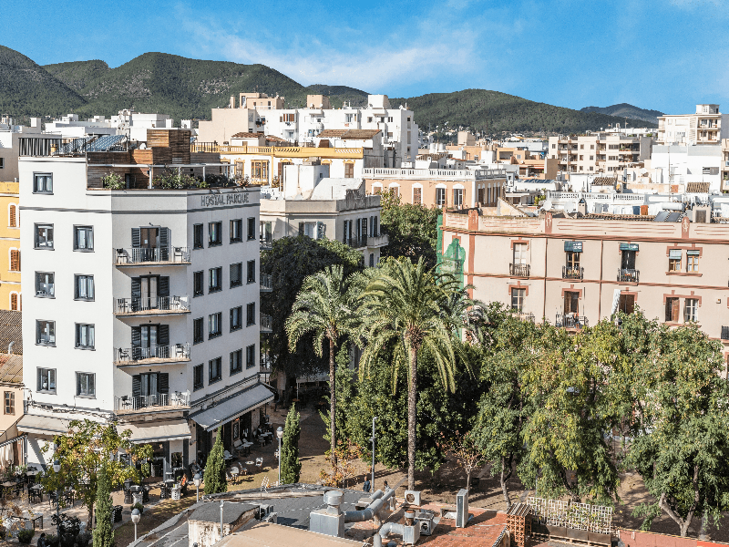 Hostal Parque — exterior view