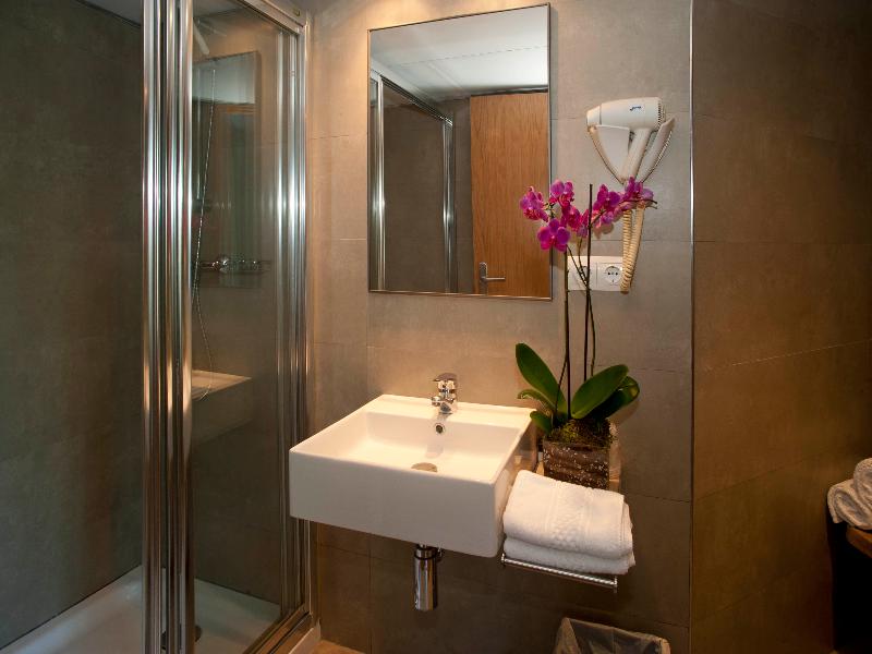 Hostal Parque gallery photo 16