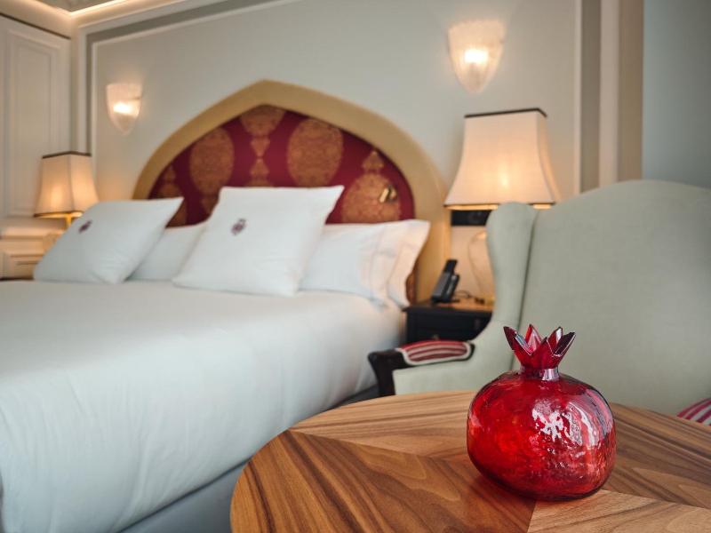 Gran Hotel Claridge Granada image