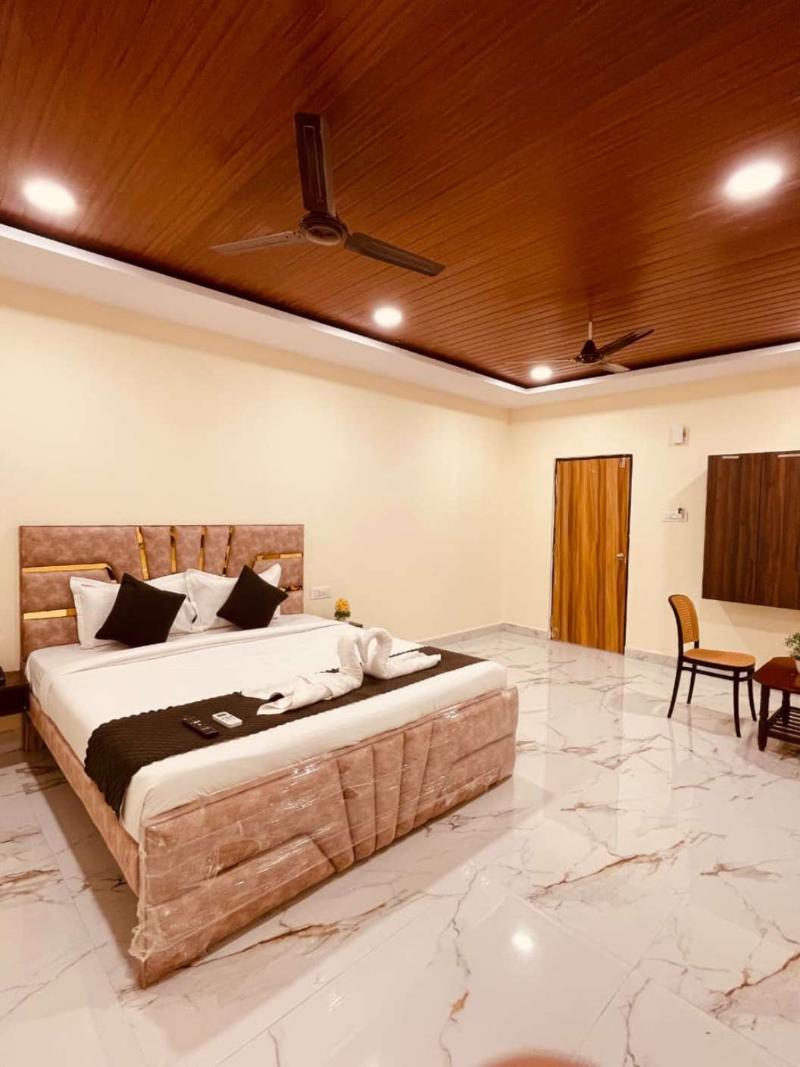 Hotel Sky Palace image