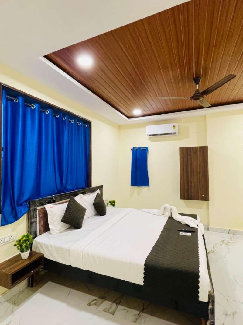 Hotel Sky Palace image