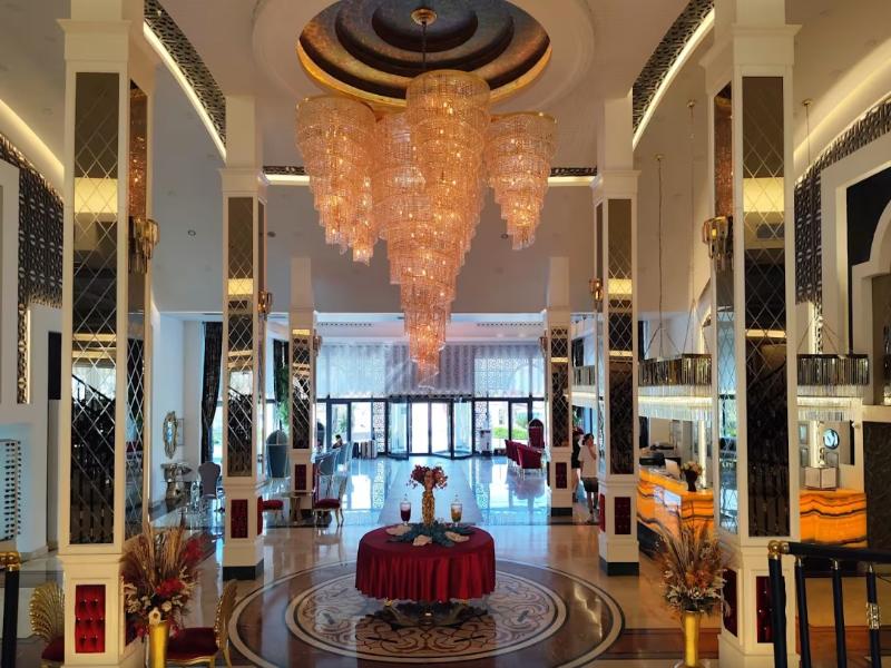 Dream World Palace Hotel image