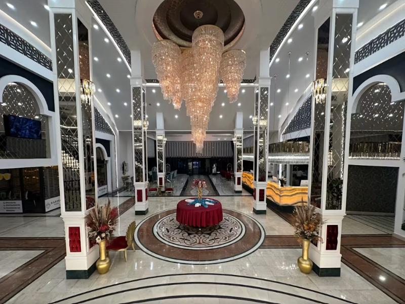 Dream World Palace Hotel image