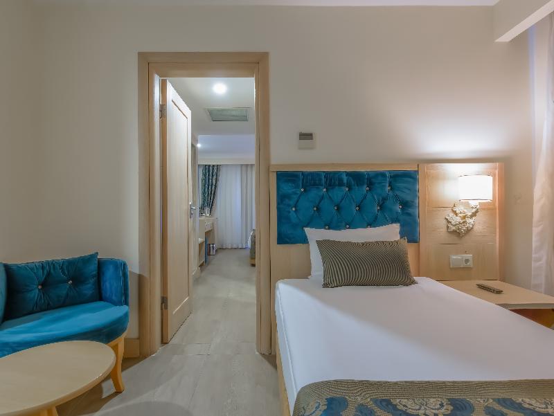 Dream World Palace Hotel image