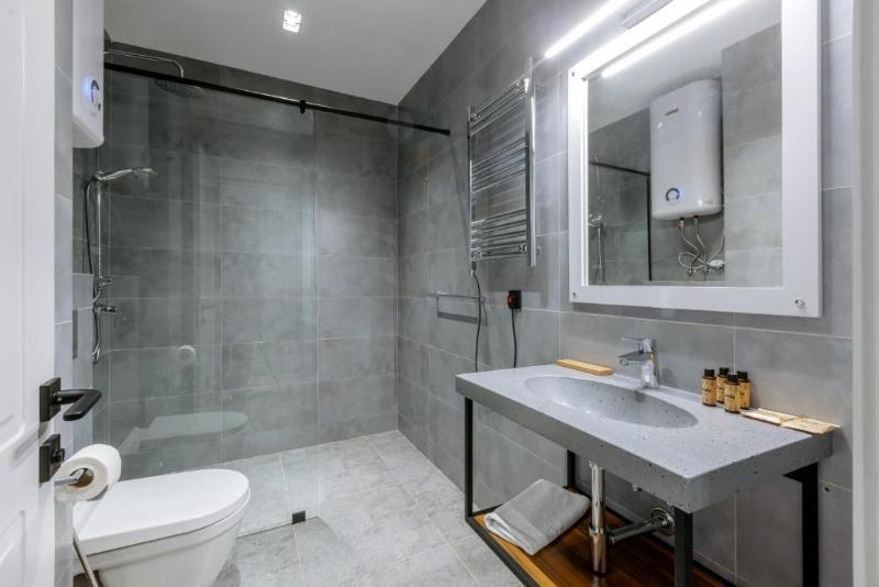 Mziuri Gardens Apartments image