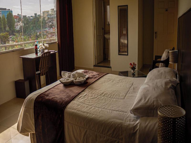Montecristohotel image