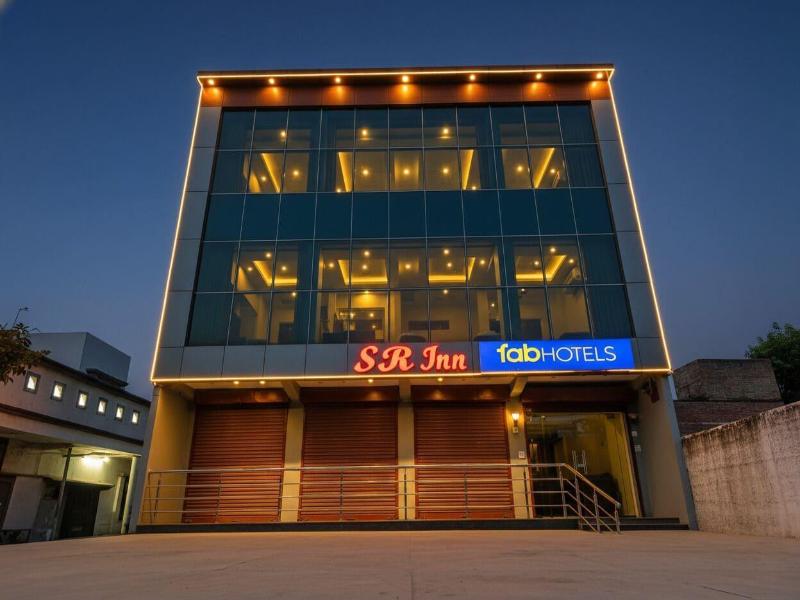 Fabhotel Sr Inn image