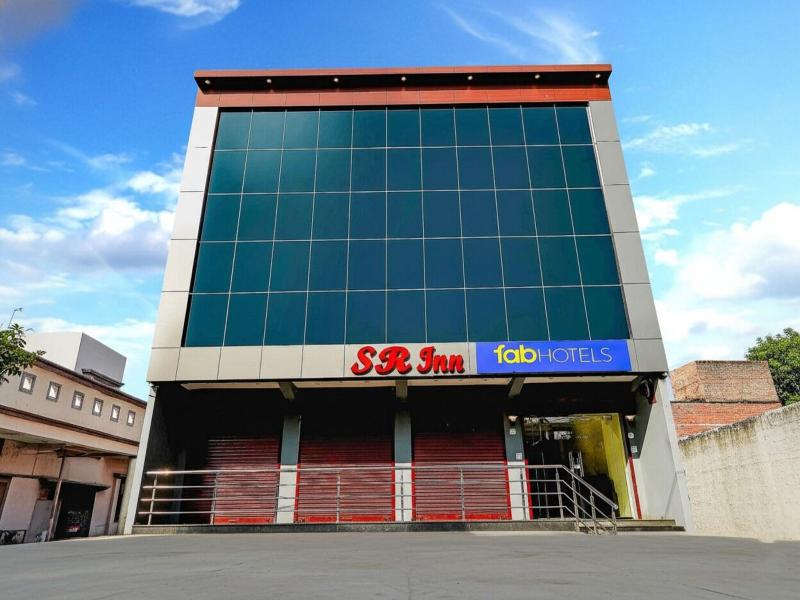 Fabhotel Sr Inn image