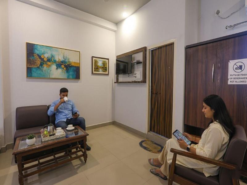 Fabhotel Sr Inn image