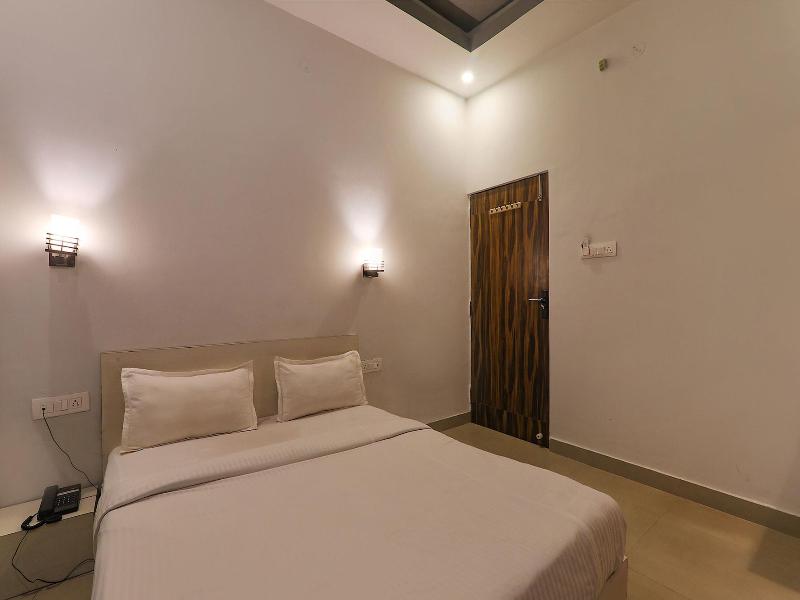 Fabhotel Sr Inn image