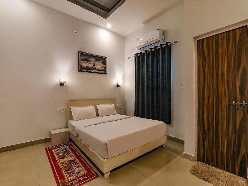Fabhotel Sr Inn image