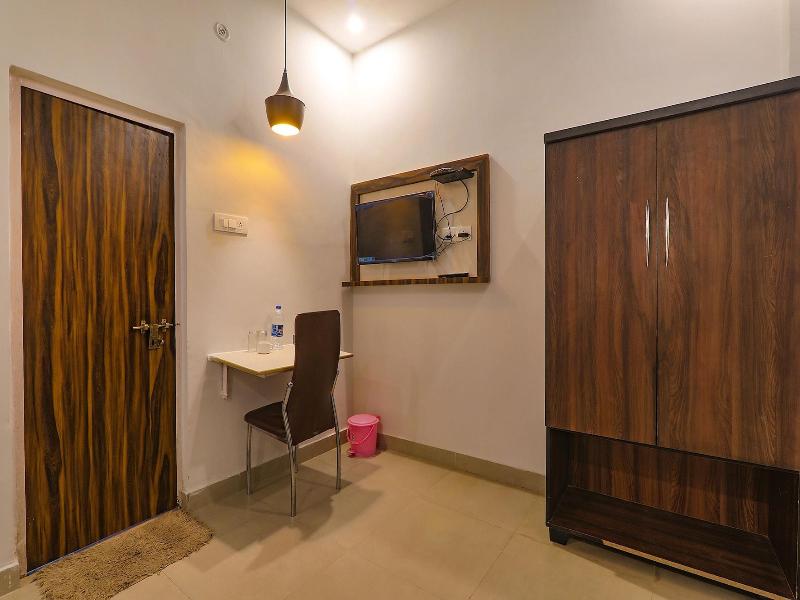 Fabhotel Sr Inn image