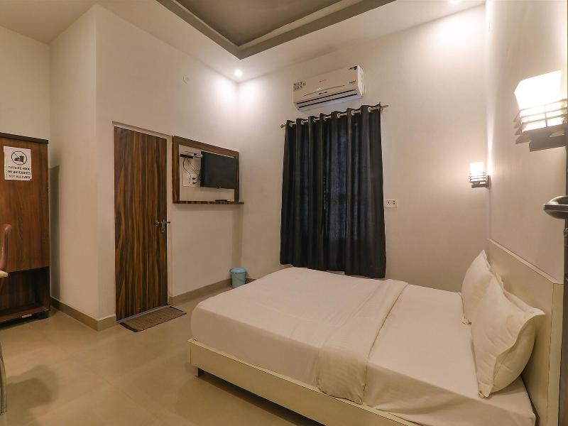 Fabhotel Sr Inn image