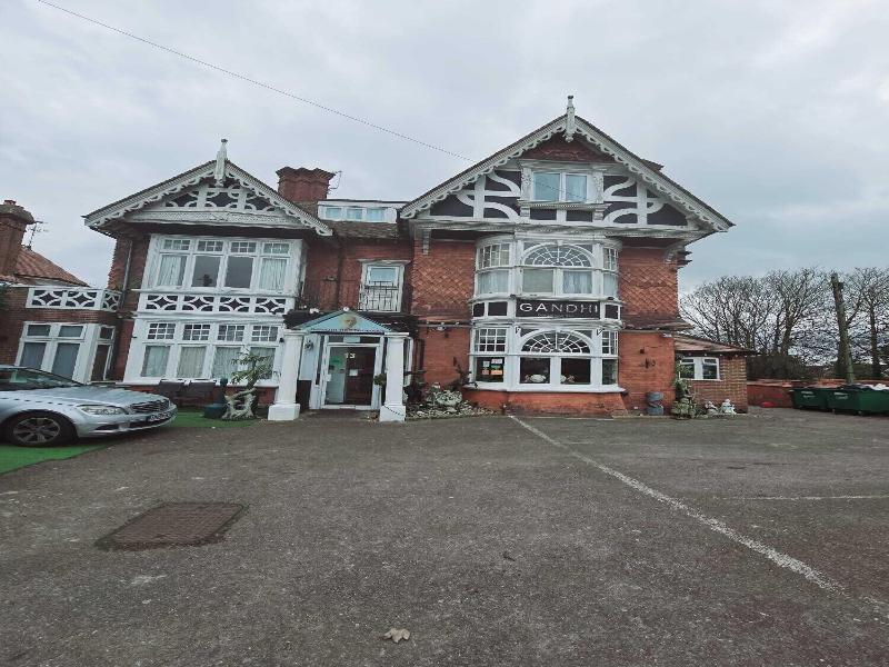 Oyo Kingswood Hotel image