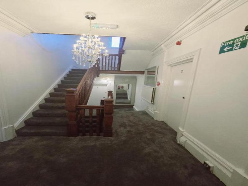 Oyo Kingswood Hotel image
