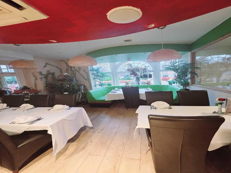 Oyo Kingswood Hotel image